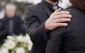 安慰過世死者家屬