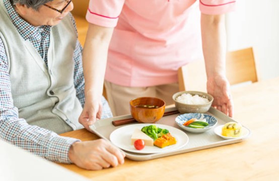 送飯服務
