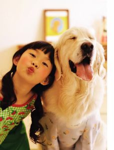 小朋友與狗狗