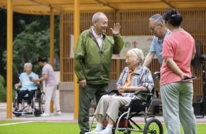 陪伴老人